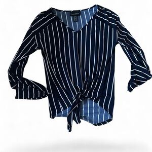 Frank Lyman stretchy Navy Striped Women's Top size 2